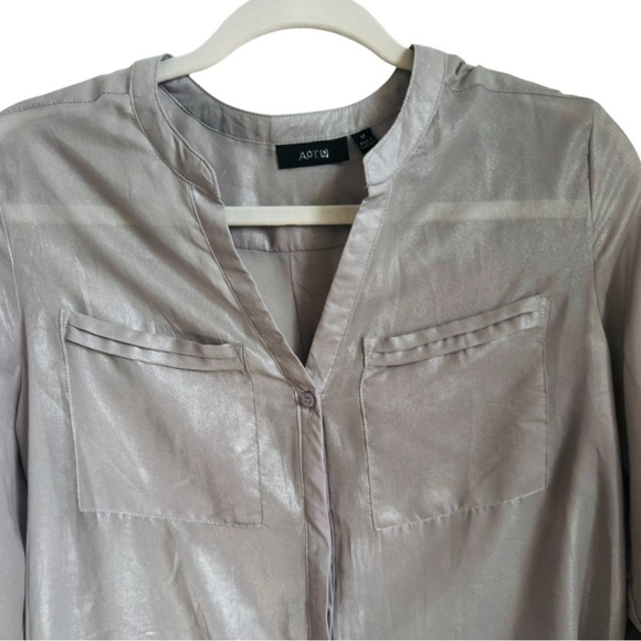 Apt. 9 Silver Relaxed 3/4 Sleeve Blouse medium - Picture 2 of 5